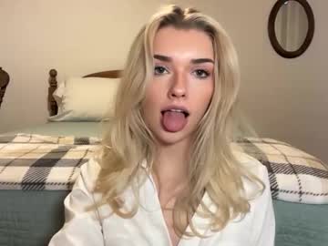 ellalowe's chat room