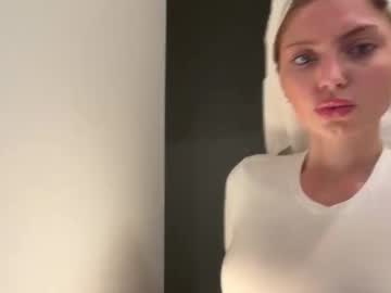 summerclarkee's chat room