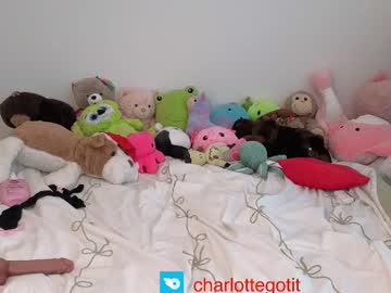 charlottegotit's chat room
