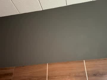 deepthroatqueen33's chat room