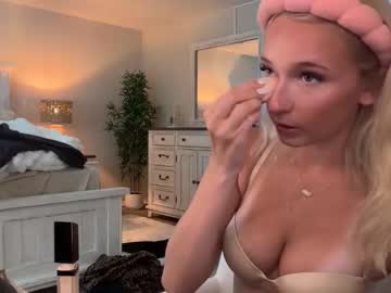 roxyrain2736's chat room