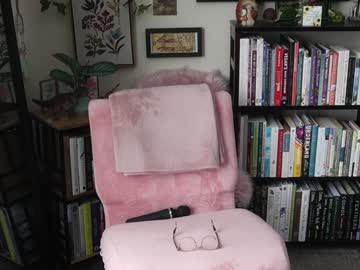 ellynaomi's chat room