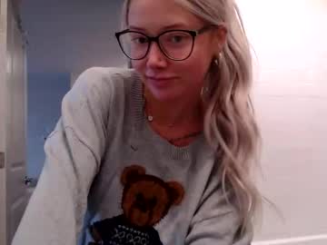 lilyyymonroee's chat room