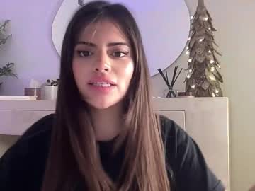 poutyselena's chat room