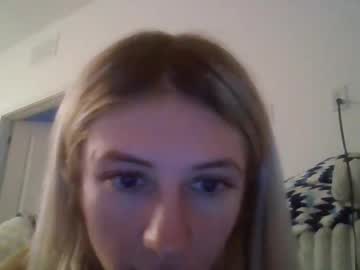 parisbaby2000's chat room