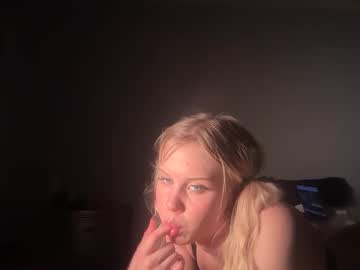 lunarose17's chat room