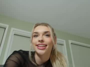 ellalowe's chat room