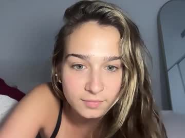 elenahere4u's chat room