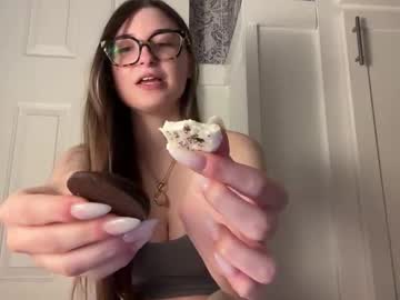 fantasyella's chat room