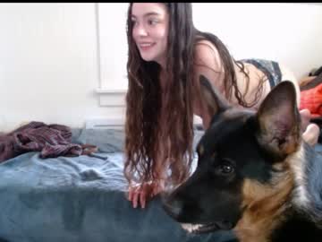 rosegold18's chat room