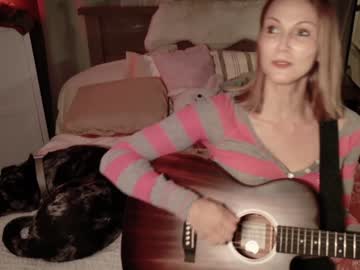 kaileeshy's chat room