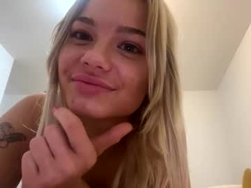 britneycherry08's chat room