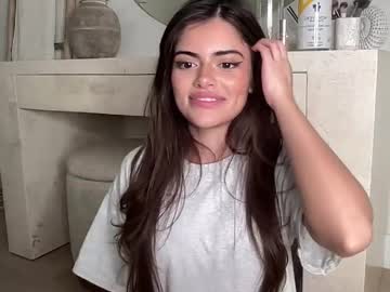 poutyselena's chat room