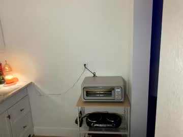 emilyyyt's chat room