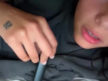 greasybangs's chat room