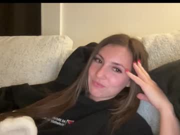 laylahlaylah1's chat room