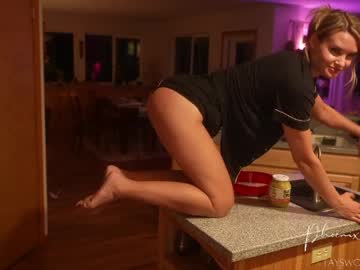 phoenix_taylor's chat room