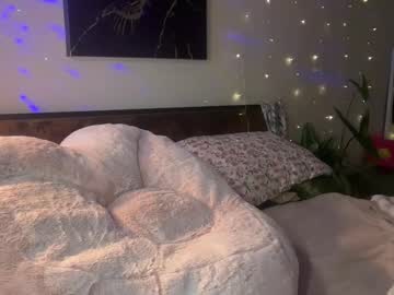 abbienextdoor's chat room