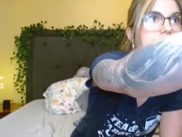 skybella_'s chat room