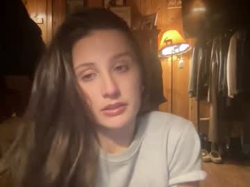 mysteriousmadam_'s chat room