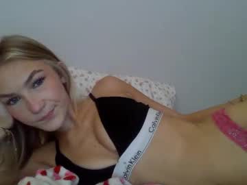 emmabrooksxo's chat room