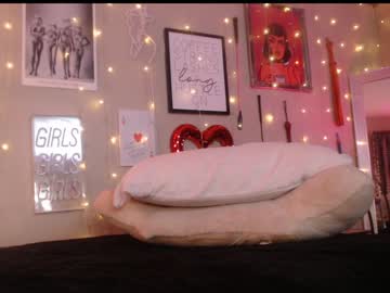 milf_lacey's chat room