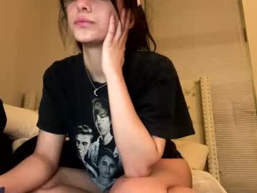 esoterickitten777's chat room