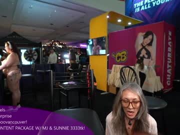 vivid_whit's chat room