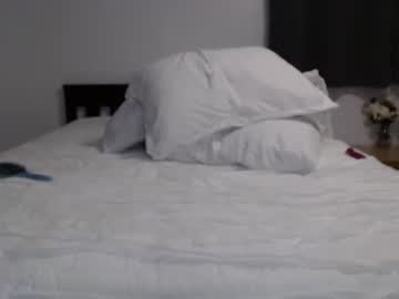 ellalowe's chat room