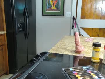 ellalowe's chat room