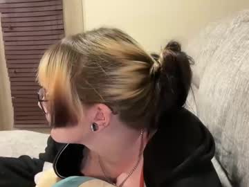 irissweets's chat room