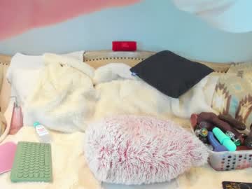 eatmygingersnapps's chat room