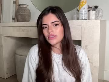 poutyselena's chat room