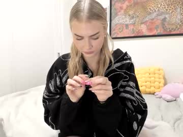 ariah_is_blonde's chat room