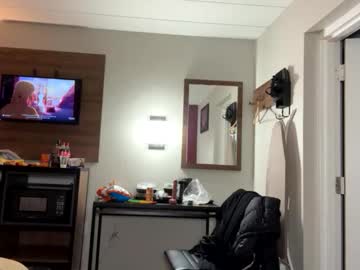 deepthroatqueen33's chat room