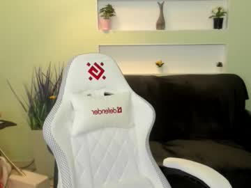 michafox's chat room