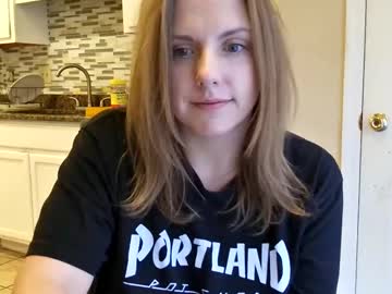 tinywithtiddies's chat room