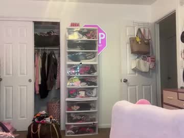 kylie_star30's chat room