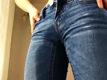 sunluscious's chat room