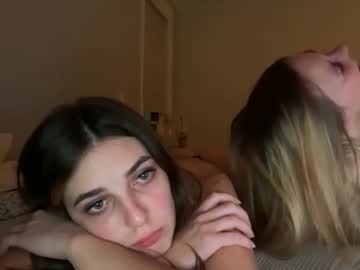 lauramaexo's chat room