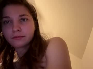 deepthroatqueen33's chat room