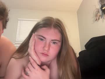 twinfl4m3ss's chat room