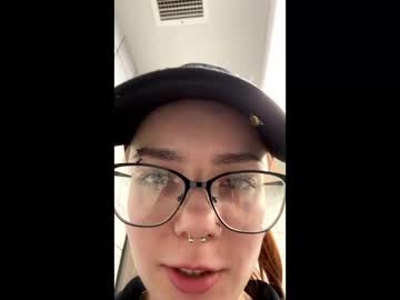 yourfavoriteshorty's chat room