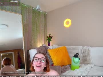 vivid_whit's chat room