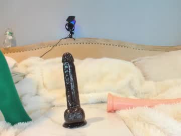 eatmygingersnapps's chat room