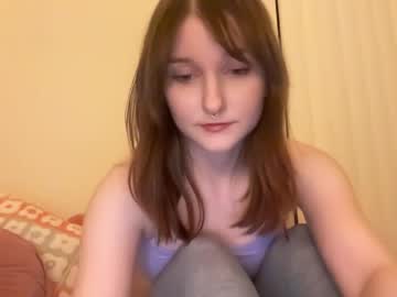 tinytittytia's chat room