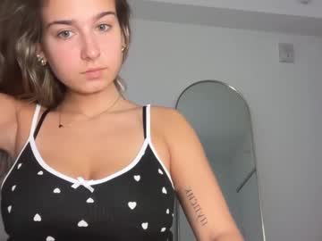 elenahere4u's chat room