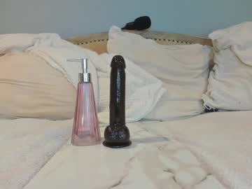 eatmygingersnapps's chat room