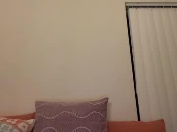 tinytittytia's chat room