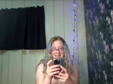 naughtymaeve's chat room